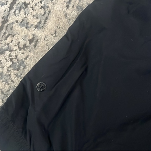 LuluLemon Men’s ABC Classic-Fit Short 10” - Picture 8 of 9